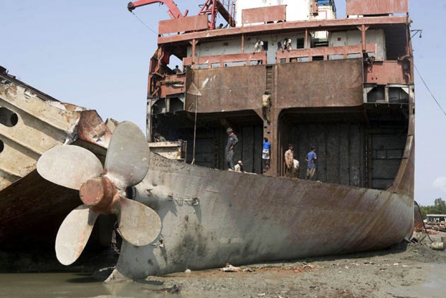 ship breaking yards