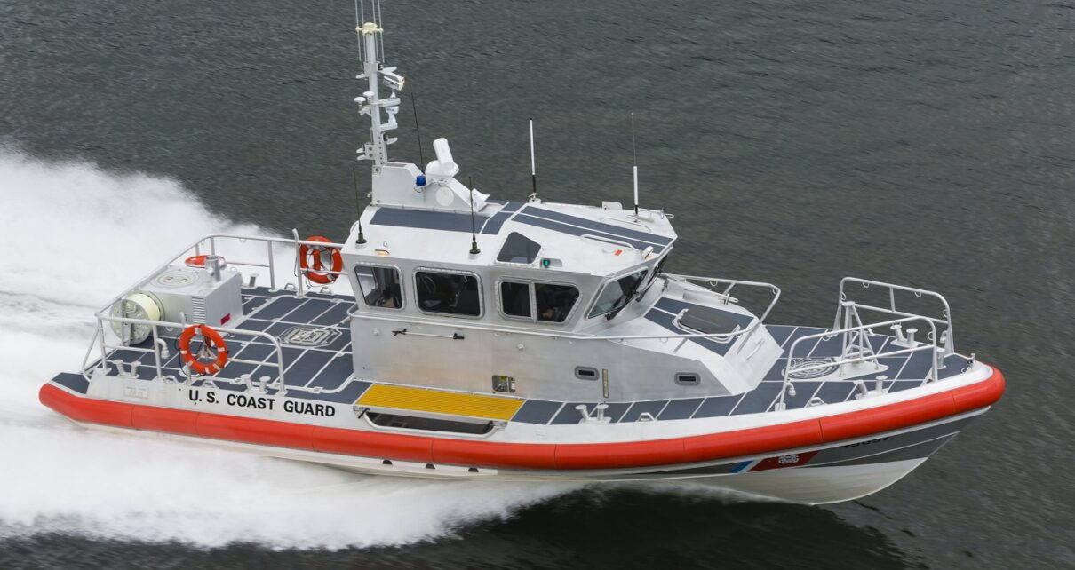 coast guard response boat, coast guard senior chief, uscg boating safety course